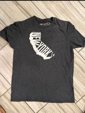 Charcoal Gray 'New York' Graphic Short Sleeve Tee